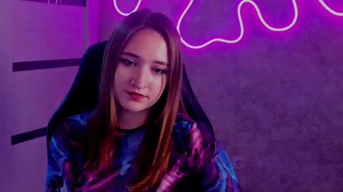 Sara online show from October 2025 08:28:02 PM