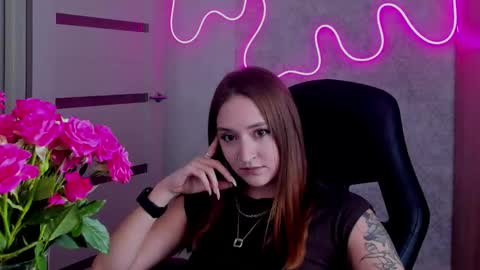 Sara online show from October 2025 07:11:02 PM