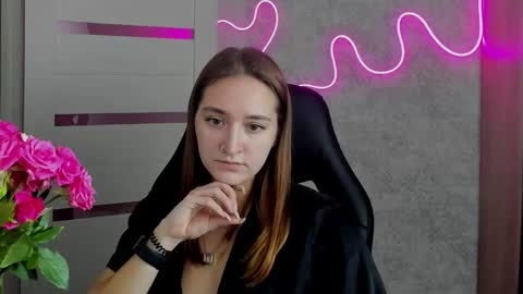 Sara online show from October 2025 07:33:01 PM