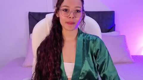 Snapshot of sara_sharma chatting on September 2025 02:20:01 PM sara online show from September 2025 02:20:01 PM