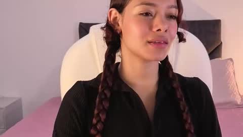 Snapshot of sara_sharma chatting on September 2025 01:47:01 PM sara online show from September 2025 01:47:01 PM