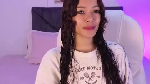 Snapshot of sara_sharma chatting on October 2025 01:17:02 PM sara online show from October 2025 01:17:02 PM