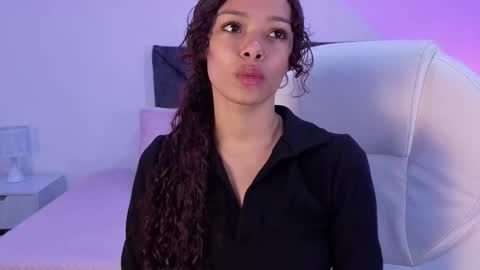 Snapshot of sara_sharma chatting on October 2025 02:50:01 PM sara online show from October 2025 02:50:01 PM