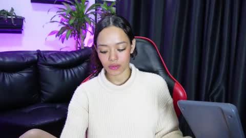 Snapshot of sara_sharma chatting on December 2025 02:26:01 PM sara online show from December 2025 02:26:01 PM