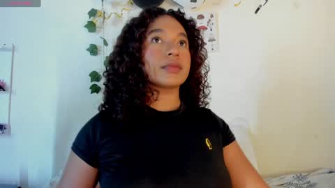 Snapshot of sara_sophiee chatting on December 2024 01:11:01 AM sara sofia online show from December 2024 01:11:01 AM