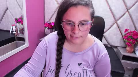 Snapshot of sara_thonson_ chatting on October 2025 04:41:02 AM sara_thonson_ online show from October 2025 04:41:02 AM