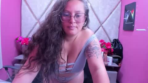 sara_thonson_ online show from November 2025 02:30:01 PM