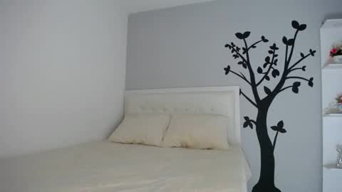 Snapshot of sara_tris chatting on February 2025 01:34:01 AM Sara online show from February 2025 01:34:01 AM