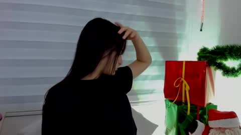 Sarah Ramirez online show from November 2025 02:25:02 AM