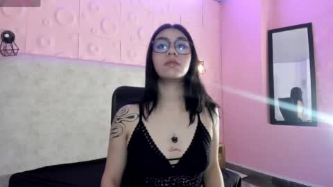Snapshot of saraa_taylor1 chatting on June 2026 03:51:02 AM Sara online show from June 2026 03:51:02 AM