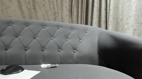 Queen Ssaraah online show from April 2026 06:59:02 PM