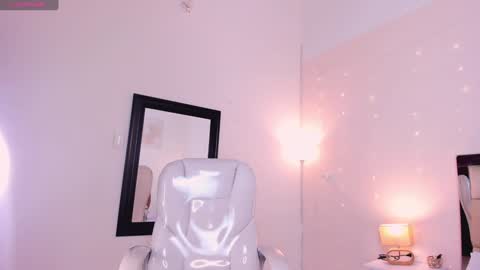 Snapshot of saraandstiven chatting on January 2025 03:43:01 AM Sara And Stiven online show from January 2025 03:43:01 AM