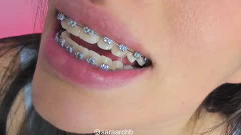 Sara online show from October 2025 07:05:02 PM