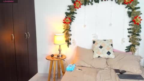 sarah  cinnamon online show from November 2025 07:07:02 PM