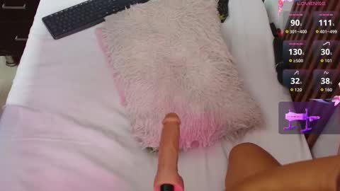 Snapshot of sarah_babe_ chatting on November 2025 02:39:02 PM Sarah online show from November 2025 02:39:02 PM