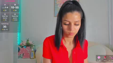 Snapshot of sarah_blake_ chatting on June 2026 01:01:02 PM Sara online show from June 2026 01:01:02 PM