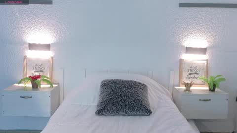 Sarah online show from April 2026 01:27:01 PM