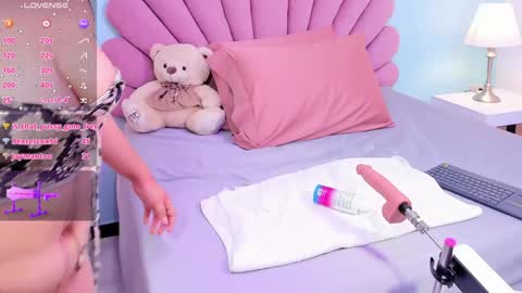 Snapshot of sarah_gold_1 chatting on December 2024 03:33:02 AM Sarah online show from December 2024 03:33:02 AM