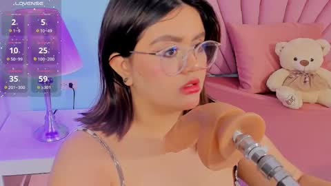 Snapshot of sarah_gold_1 chatting on February 2025 02:44:02 AM Sarah online show from February 2025 02:44:02 AM