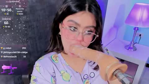 Snapshot of sarah_gold_1 chatting on February 2025 06:29:01 AM Sarah online show from February 2025 06:29:01 AM