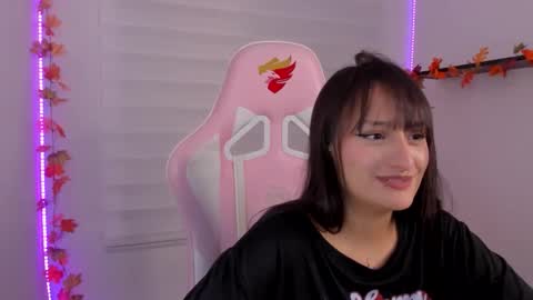 Sarah Ramirez online show from November 2025 04:01:01 AM