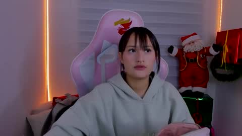 Sarah Ramirez online show from December 2025 02:17:02 AM