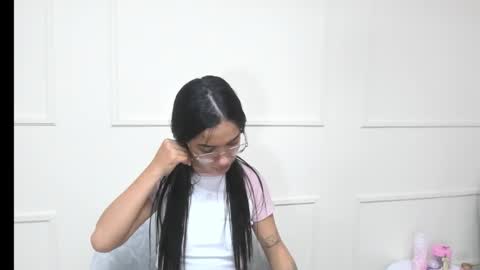 Sarah online show from December 2025 12:27:01 AM