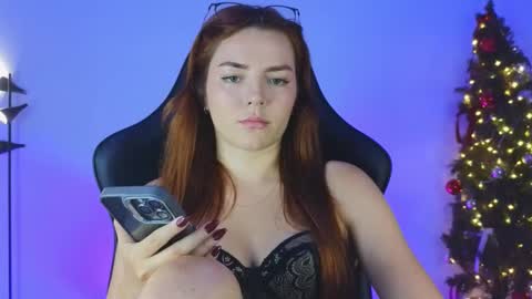 Snapshot of sarah_swtt chatting on January 2025 03:09:01 AM - next broadcast 28 nov 7 pm Col online show from January 2025 03:09:01 AM