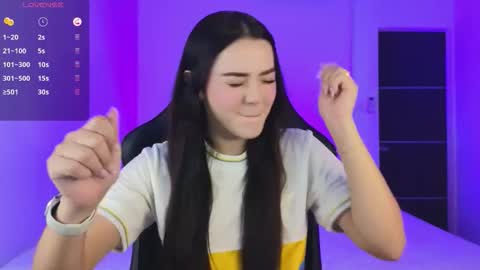 Snapshot of sarah_swtt chatting on October 2025 04:44:02 AM - next broadcast 28 nov 7 pm Col online show from October 2025 04:44:02 AM