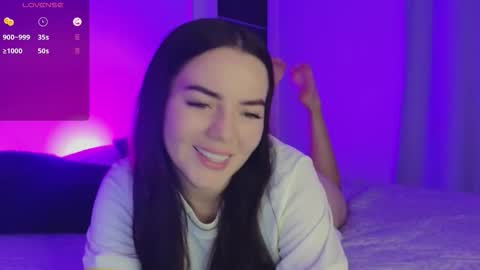 Snapshot of sarah_swtt chatting on November 2025 03:45:02 AM - next broadcast 28 nov 7 pm Col online show from November 2025 03:45:02 AM