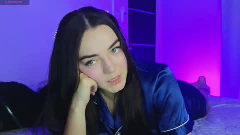 Snapshot of sarah_swtt chatting on November 2025 04:12:02 AM - next broadcast 28 nov 7 pm Col online show from November 2025 04:12:02 AM