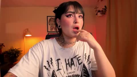 Snapshot of sarah_volkov chatting on January 2026 06:26:02 AM online show from January 2026 06:26:02 AM