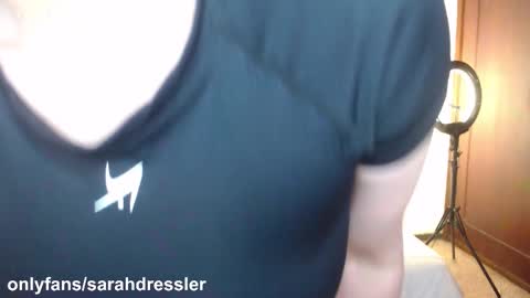 sarahdressler online show from December 2025 03:14:02 AM