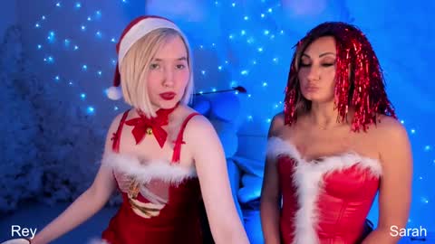 Snapshot of sarahholly chatting on December 2024 03:53:02 PM Divine Sarah NONUDE model online show from December 2024 03:53:02 PM