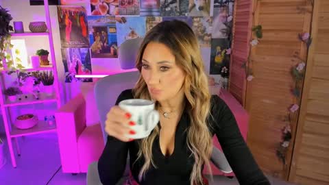 Snapshot of sarahholly chatting on December 2024 02:26:02 PM Divine Sarah NONUDE model online show from December 2024 02:26:02 PM