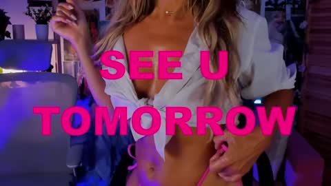 Snapshot of sarahholly chatting on January 2025 08:31:02 PM Divine Sarah NONUDE model online show from January 2025 08:31:02 PM