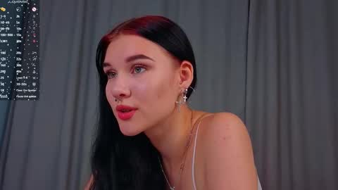 Snapshot of sarahhunny chatting on October 2025 10:18:02 PM Sarah online show from October 2025 10:18:02 PM