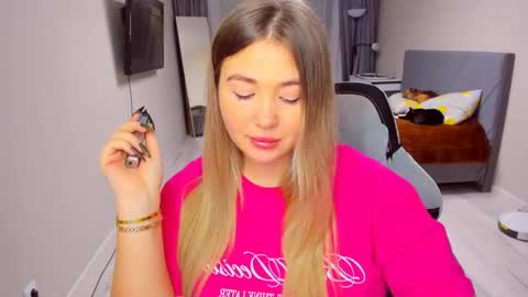 Snapshot of sarahmils chatting on February 2026 02:45:01 PM Sarah online show from February 2026 02:45:01 PM