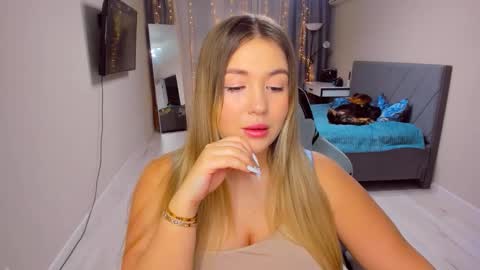 Snapshot of sarahmils chatting on February 2026 03:32:01 PM Sarah online show from February 2026 03:32:01 PM