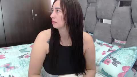 Snapshot of sarahott_1 chatting on June 2026 05:39:02 PM Lia online show from June 2026 05:39:02 PM