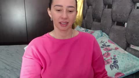 Snapshot of sarahott_1 chatting on July 2026 03:07:02 PM Lia online show from July 2026 03:07:02 PM