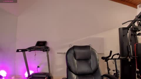 Sarah Rhodes online show from April 2026 11:30:02 AM