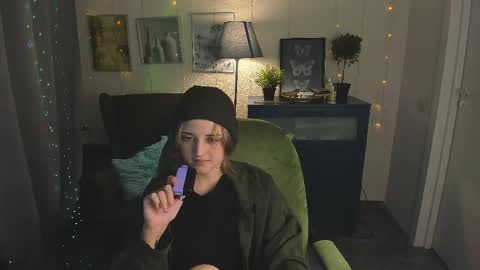 Snapshot of sarahshelby chatting on May 2026 09:23:02 PM Sarah online show from May 2026 09:23:02 PM