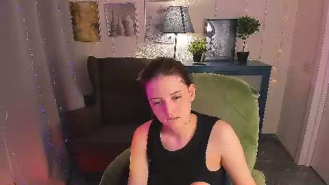 Snapshot of sarahshelby chatting on June 2026 09:49:02 PM Sarah online show from June 2026 09:49:02 PM