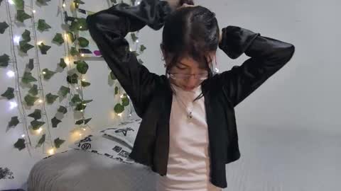 Sarah  online show from January 2026 07:41:01 PM