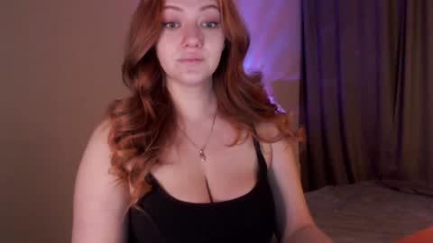 Snapshot of sarahsweetie_ chatting on February 2025 05:01:02 PM Sarah online show from February 2025 05:01:02 PM