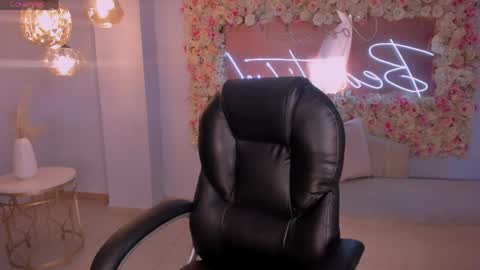 Sarah  independent model online show from April 2026 04:13:02 AM