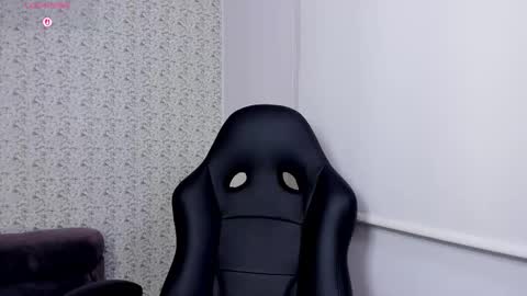 Sara jones   online show from December 2025 02:00:02 PM