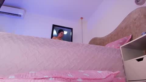 Snapshot of sarak_ chatting on November 2025 12:05:01 PM Sara online show from November 2025 12:05:01 PM