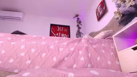 Snapshot of sarak_ chatting on December 2025 12:03:02 PM Sara online show from December 2025 12:03:02 PM